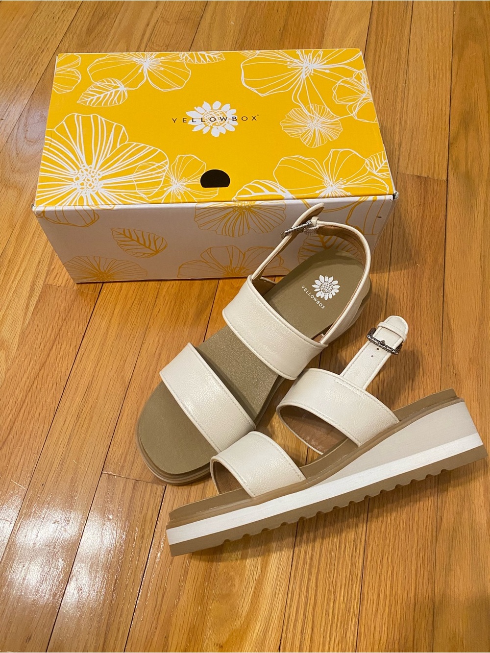 NWT YELLOWBOX Adrenne Sandals
